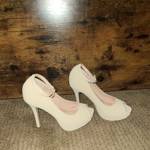 Nude Heels (stiletto)